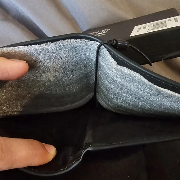 Men's Michael Kors Wallet - Picture 2 of 6